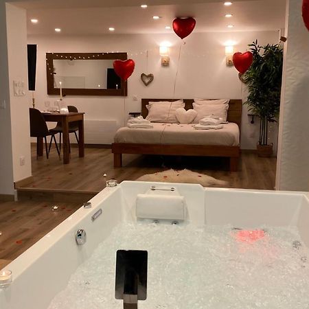 Love Room Unique - Sauna / Jacuzzi Charleville-Mézières Exteriér fotografie
